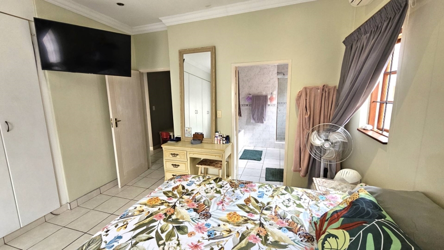 To Let 3 Bedroom Property for Rent in Meerhof North West